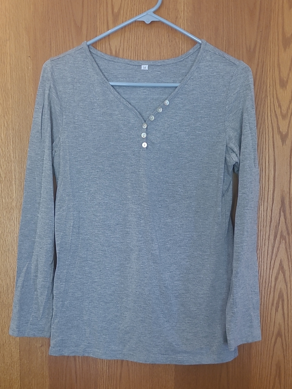 Women's Heather Gray Long-Sleeve V-Neck Button Top